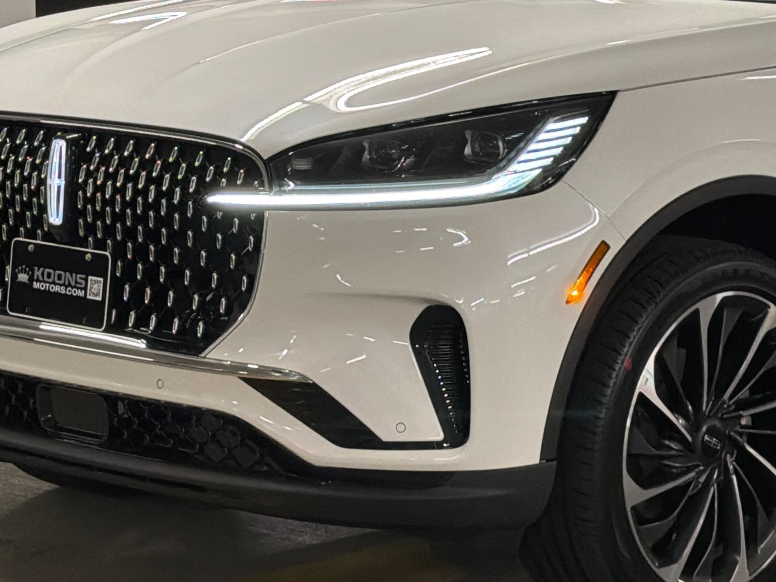 New 2026 Lincoln Aviator Reserve AWD/4WD image 2