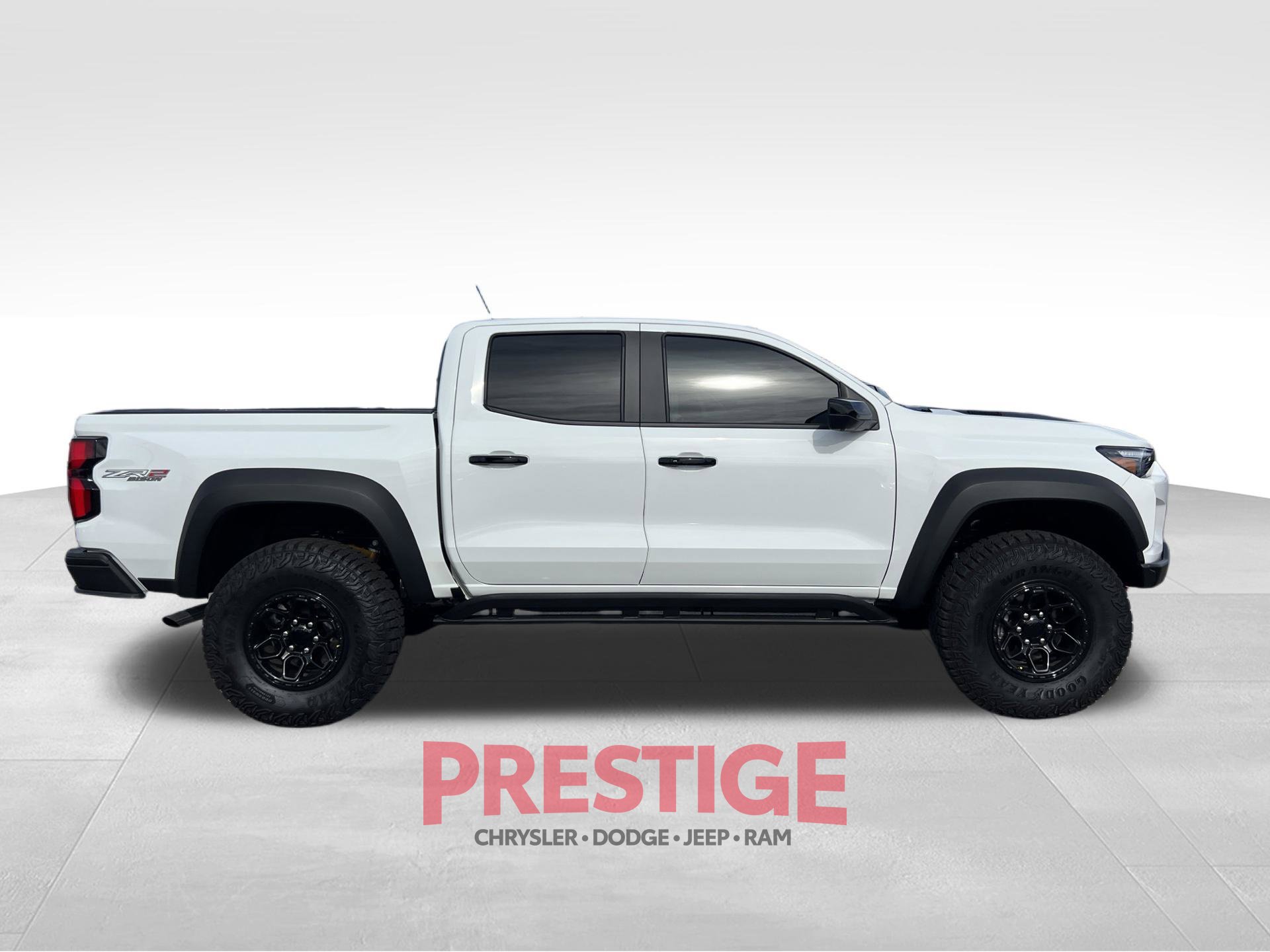 Used 2025 Chevrolet Colorado ZR2 w/ ZR2 Bison Edition AWD/4WD image 7