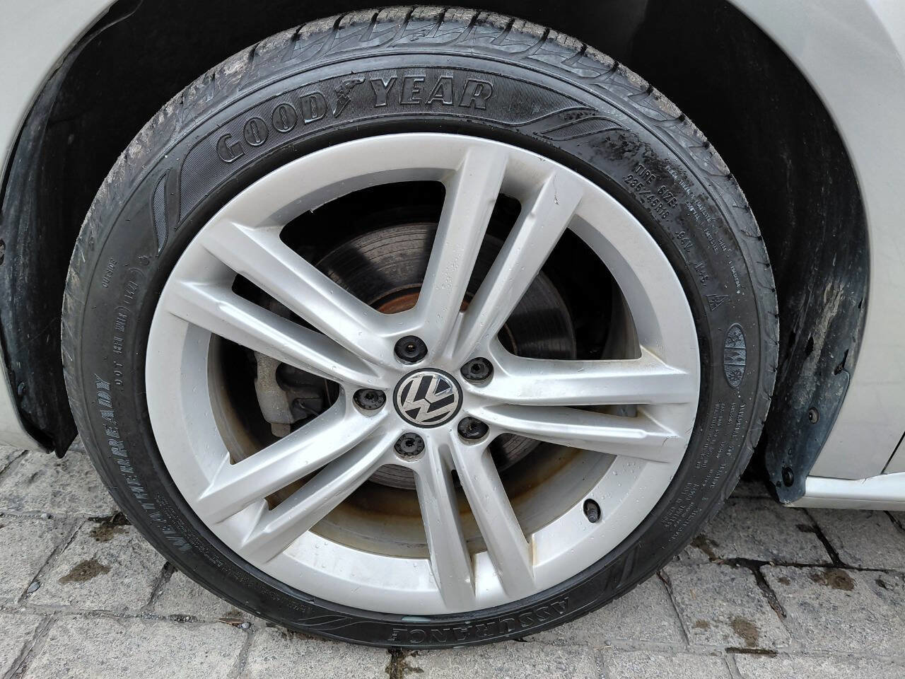 Used 2014 Volkswagen Passat TDI SEL Premium image 9