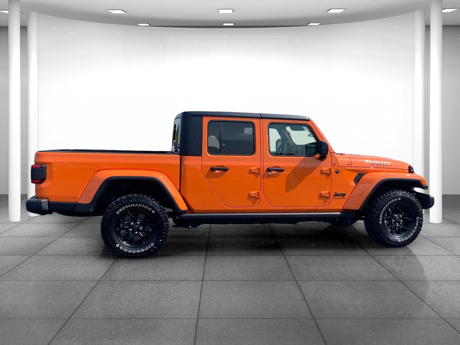 Used 2025 Jeep Gladiator Willys image 8