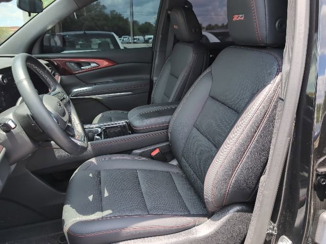 Used 2025 Chevrolet Traverse Z71 w/ Driver Confidence Package AWD/4WD image 9