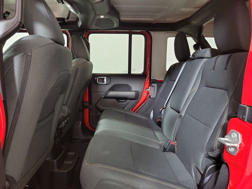 Used 2025 Jeep Wrangler Unlimited Sahara image 22