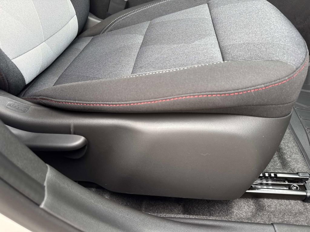 New 2026 Chevrolet Trax RS w/ Sunroof Package image 12