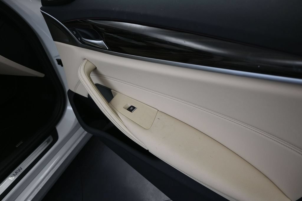 Certified 2023 BMW 530i w/ Premium Package RWD image 18