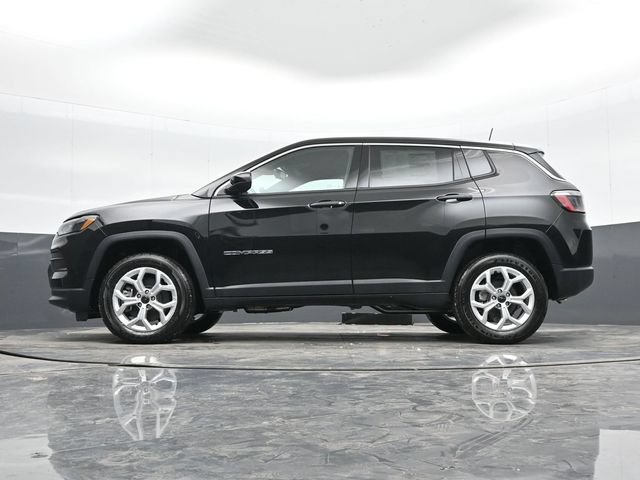 Used 2025 Jeep Compass Sport w/ Mopar Graphics Package AWD/4WD image 44