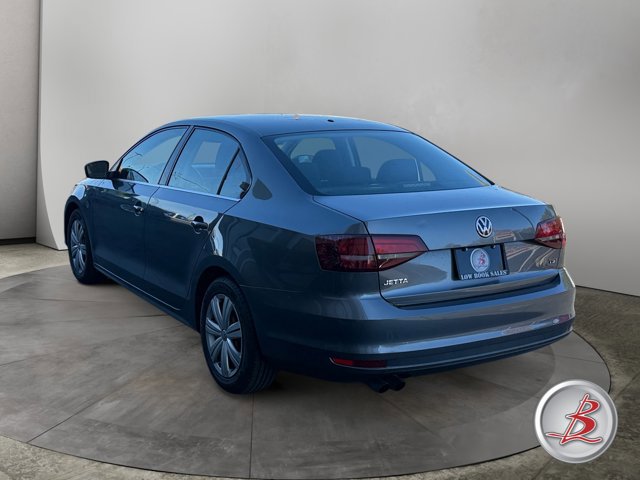 Used 2017 Volkswagen Jetta S image 3