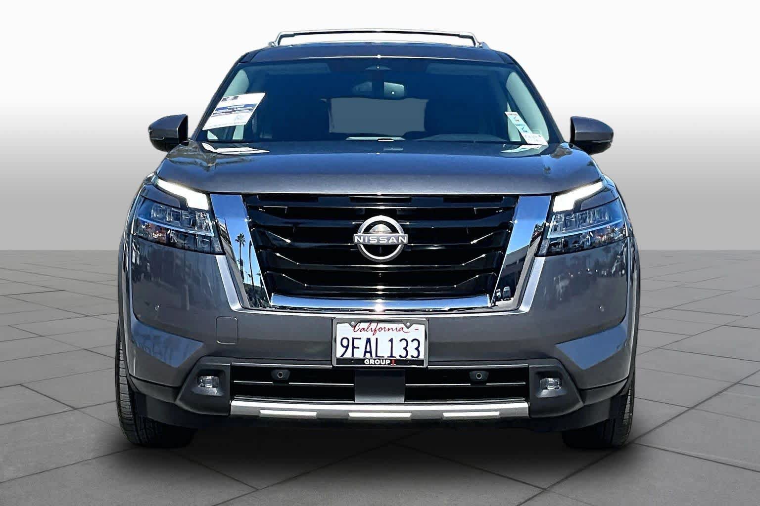 Used 2022 Nissan Pathfinder SL w/ SL Premium Package FWD image 3