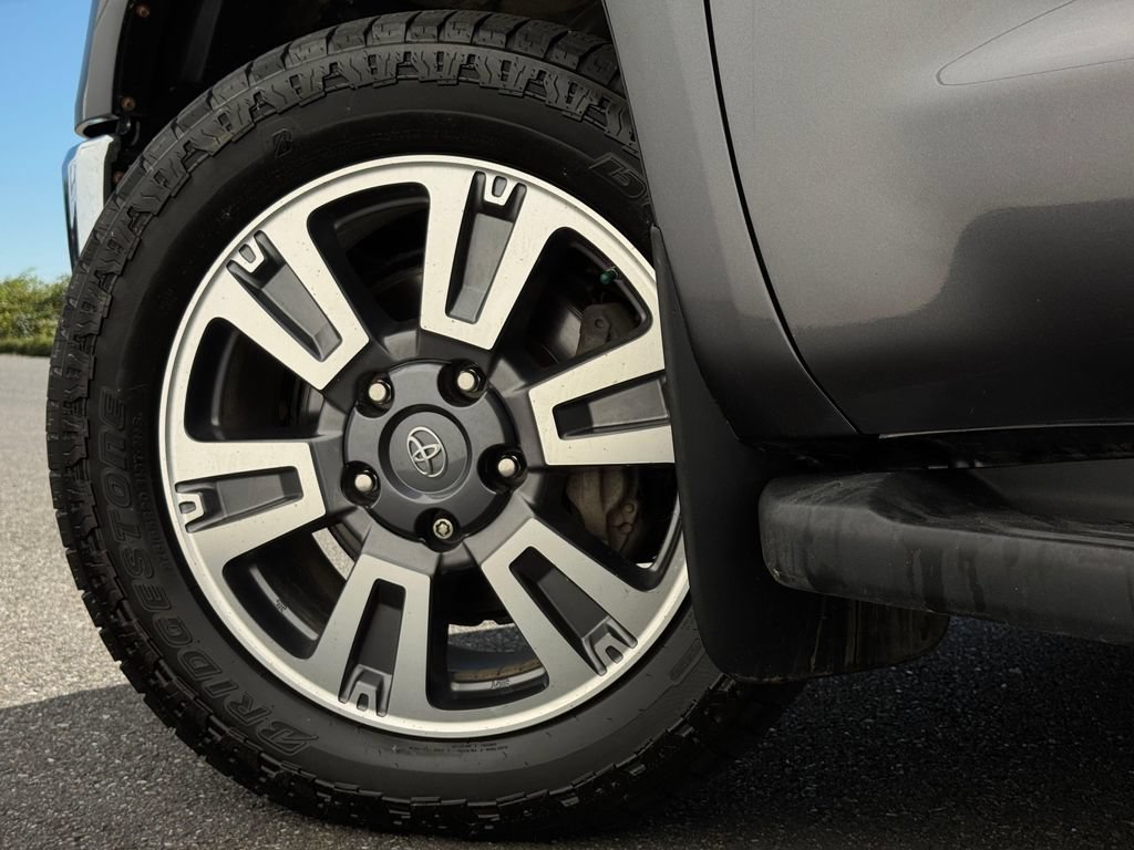 Used 2021 Toyota Tundra 1794 Edition AWD/4WD image 31