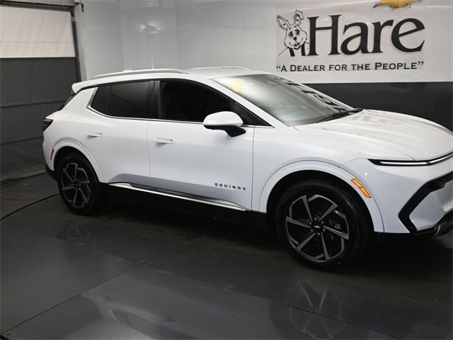 Used 2025 Chevrolet Equinox EV LT w/ Convenience Package image 28