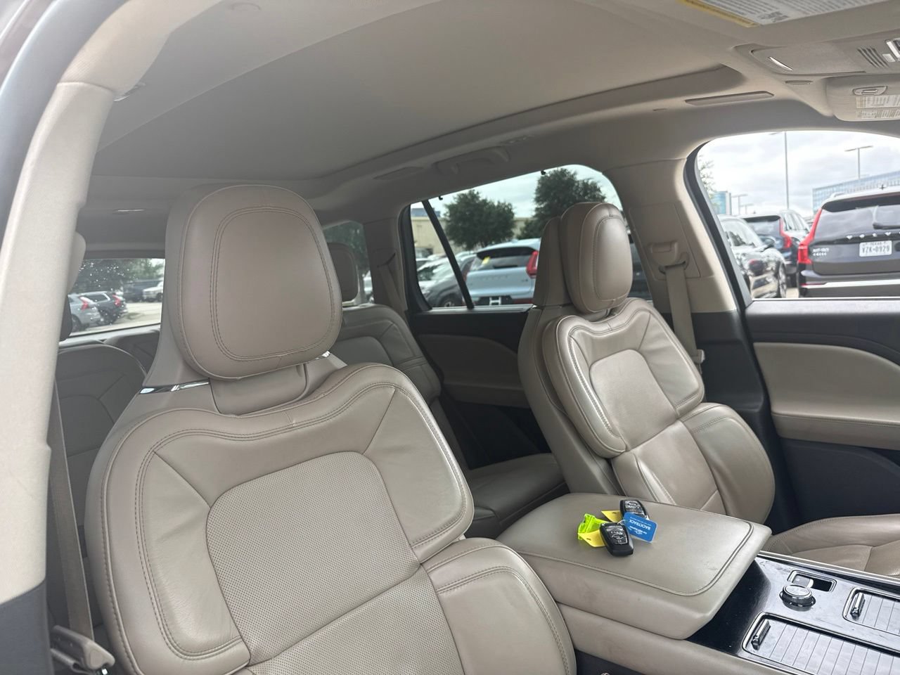Used 2022 Lincoln Aviator Reserve w/ Equipment Group 201A AWD/4WD image 12
