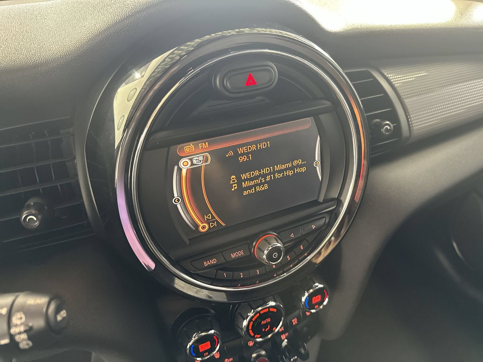 Used 2016 MINI Cooper 4-Door Hardtop FWD image 15