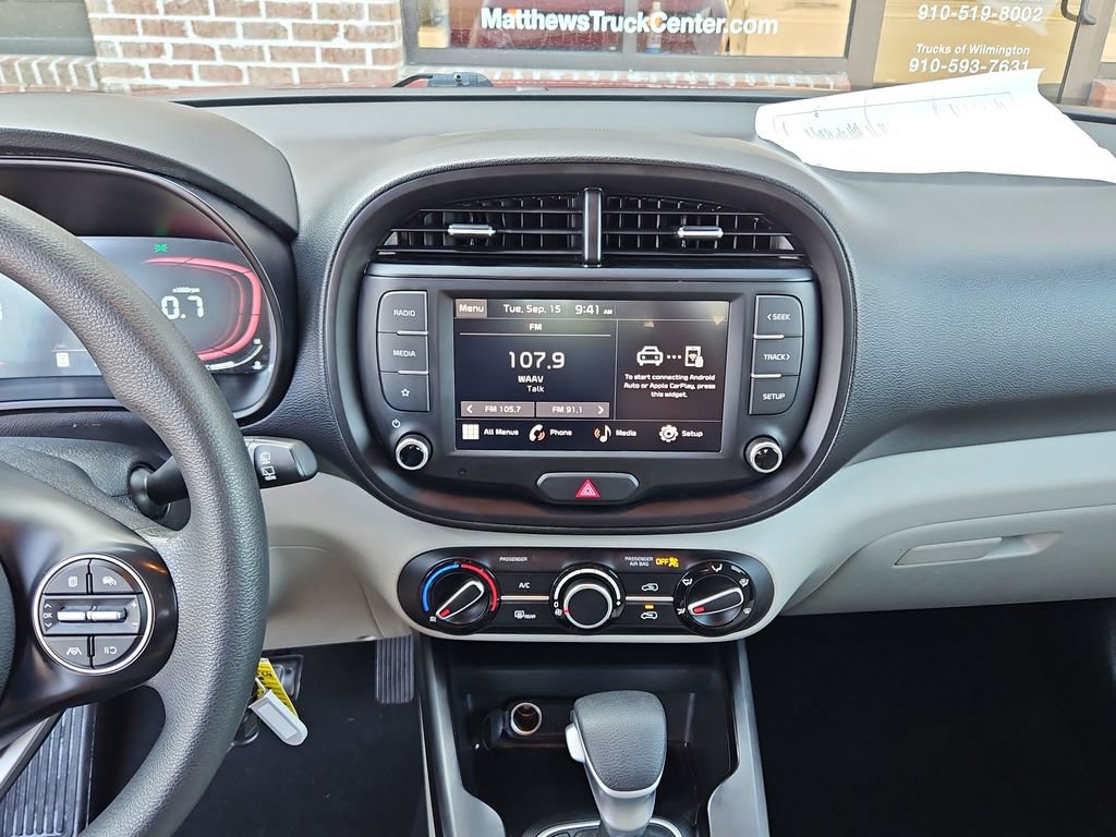 Used 2025 Kia Soul LX FWD image 16