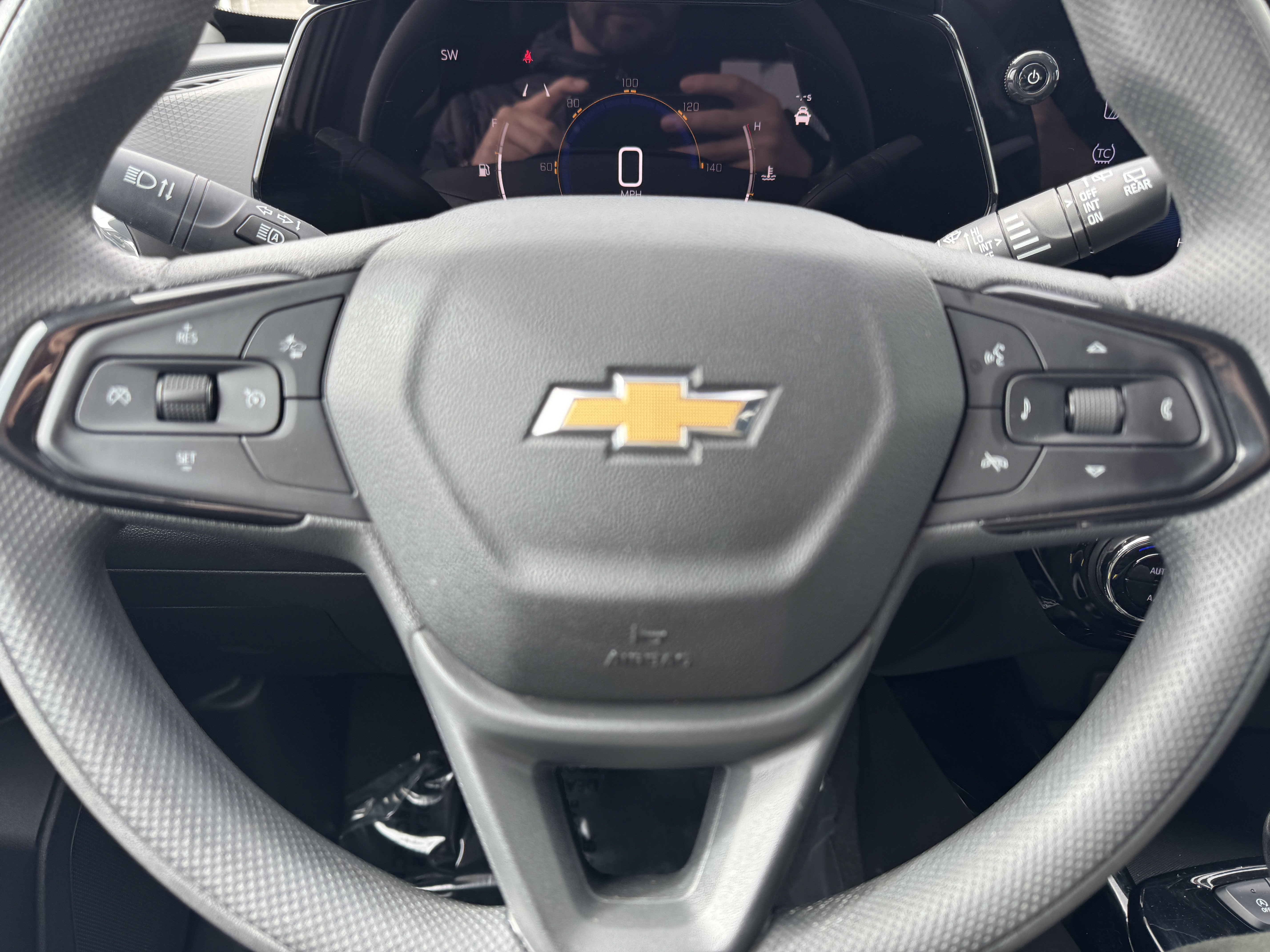 Used 2025 Chevrolet Trax LT image 34