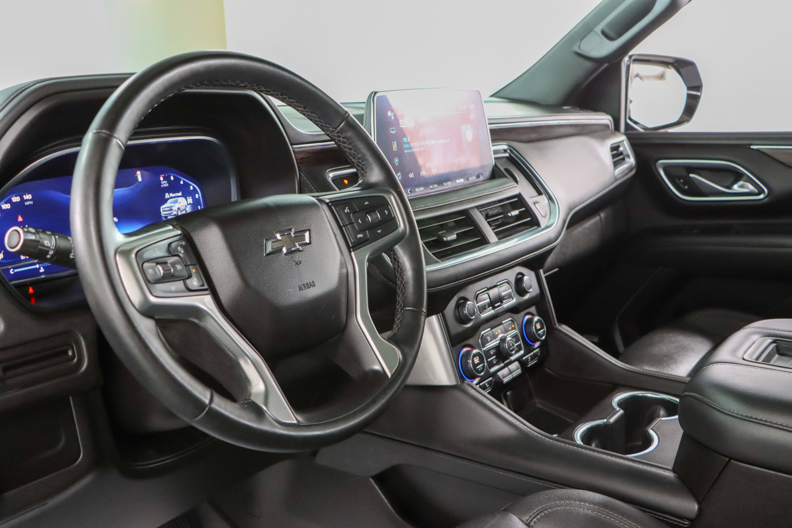 Used 2023 Chevrolet Tahoe Z71 w/ Luxury Package image 26