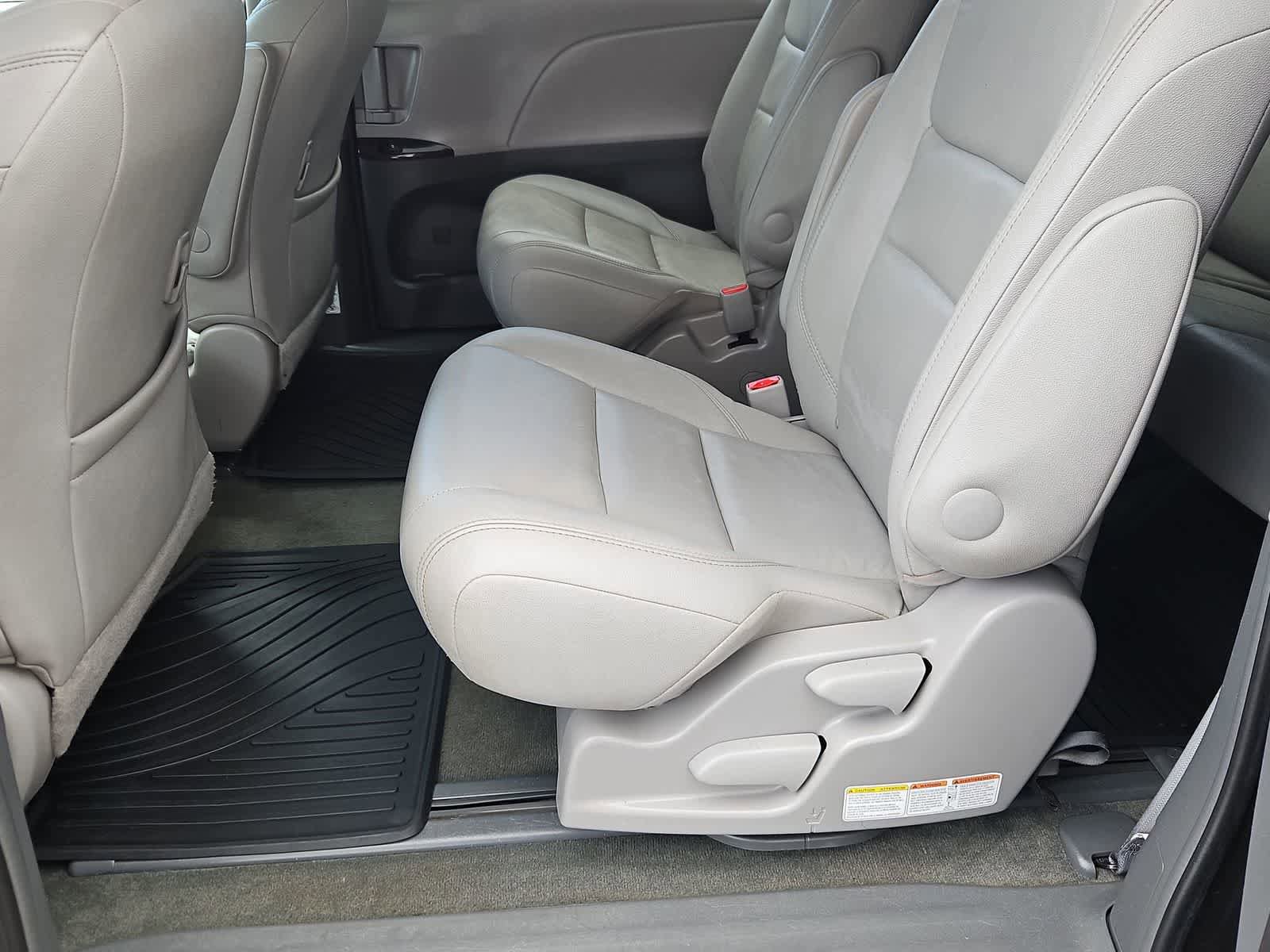Used 2017 Toyota Sienna XLE AWD/4WD image 20