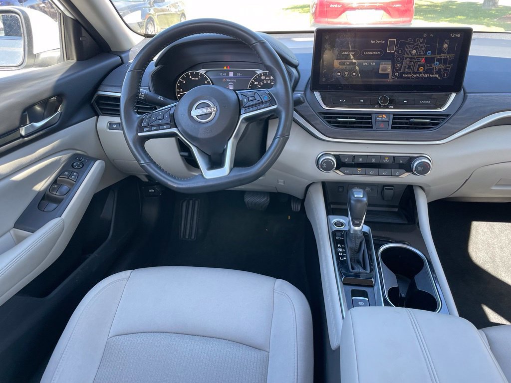 Certified 2024 Nissan Altima 2.5 SV w/ SV Premium Package AWD/4WD image 11