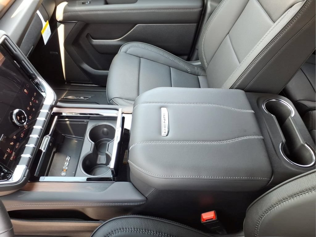 New 2026 GMC Yukon Denali w/ LPO, Floor Liner Package AWD/4WD image 14
