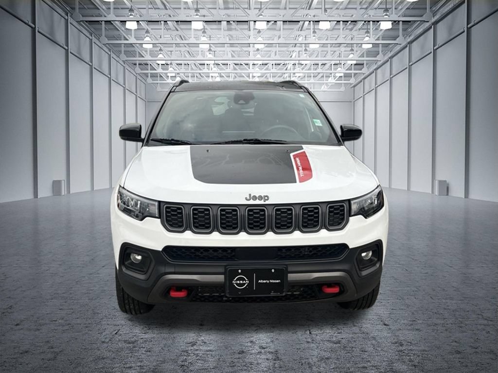 Used 2024 Jeep Compass Trailhawk AWD/4WD image 2