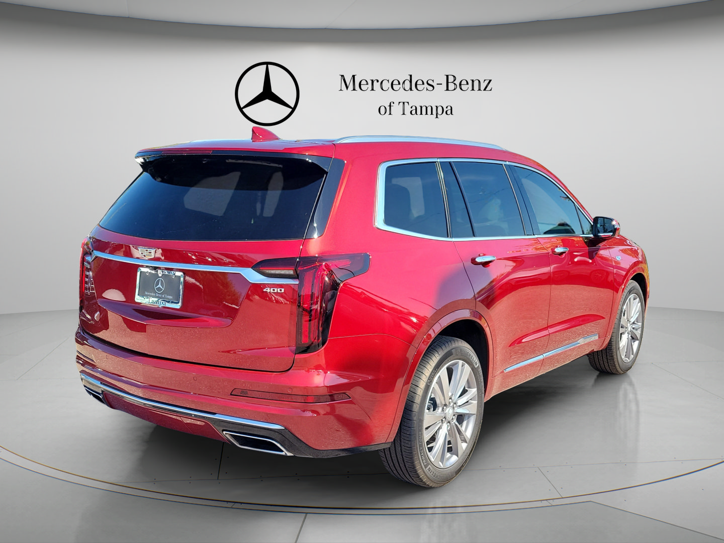 Used 2024 Cadillac XT6 Premium Luxury FWD image 3