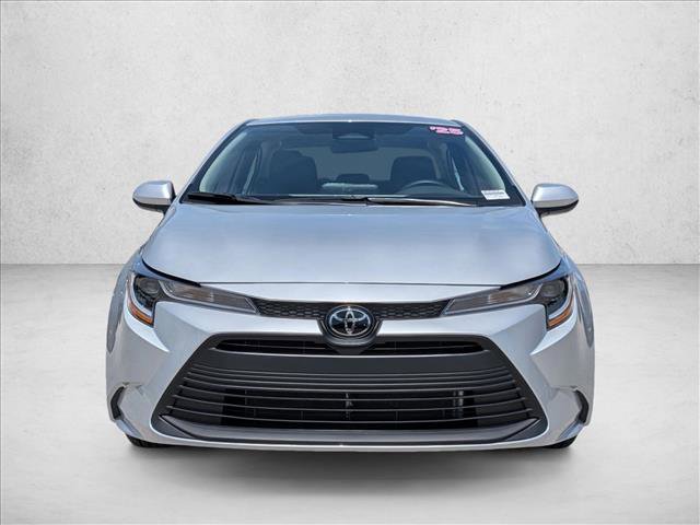 Used 2025 Toyota Corolla LE FWD image 2