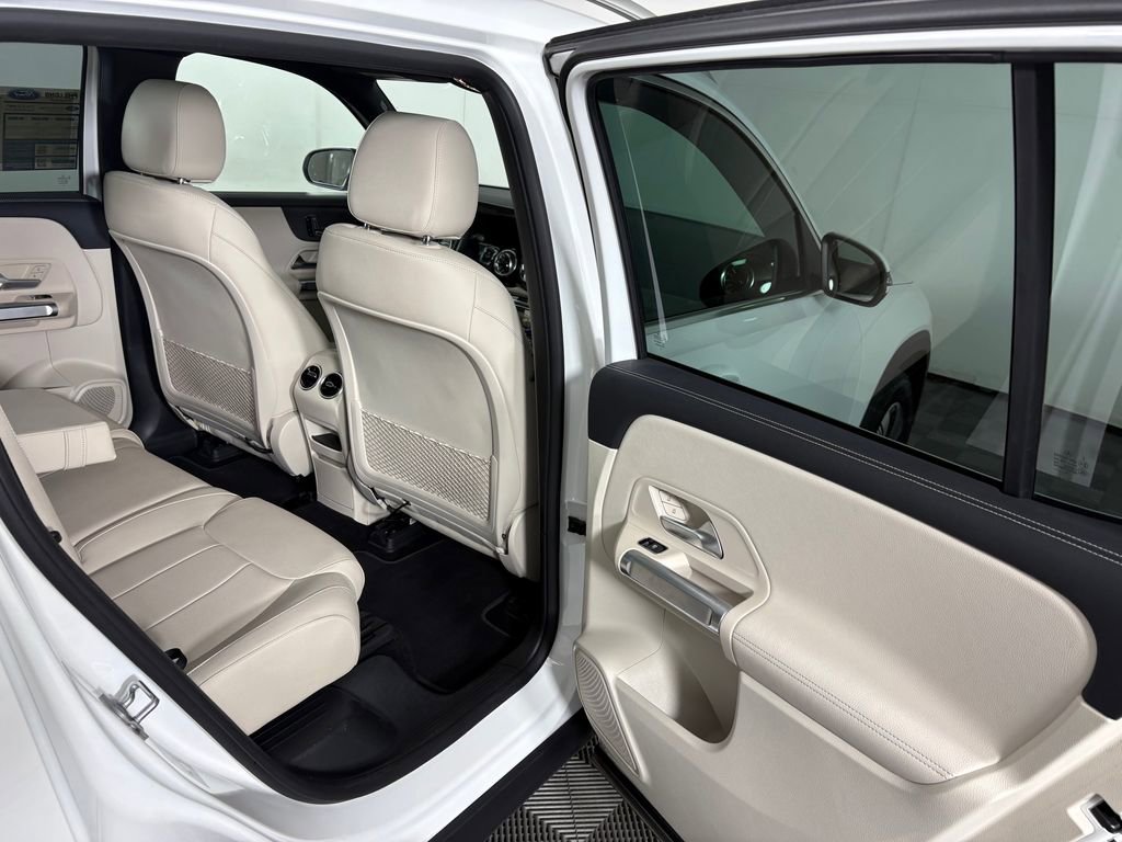 Used 2023 Mercedes-Benz EQB 300 4MATIC image 35