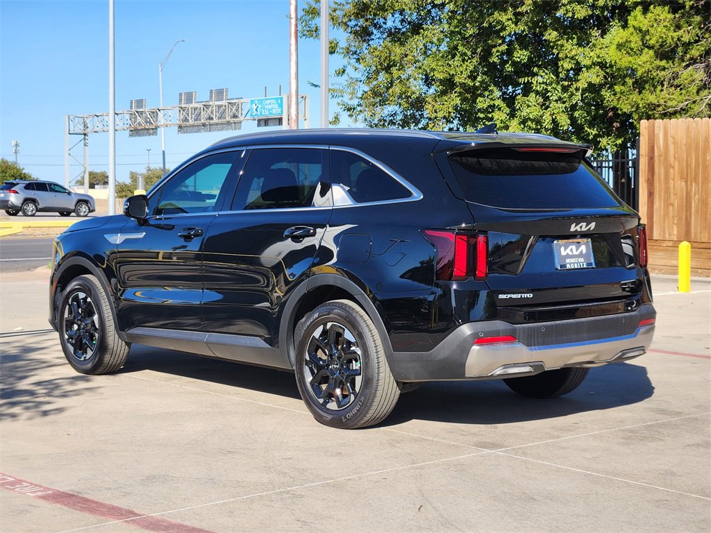 New 2025 Kia Sorento S image 4