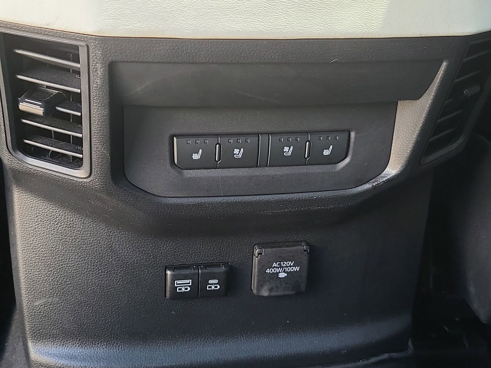 Used 2023 Toyota Tundra Capstone AWD/4WD image 22