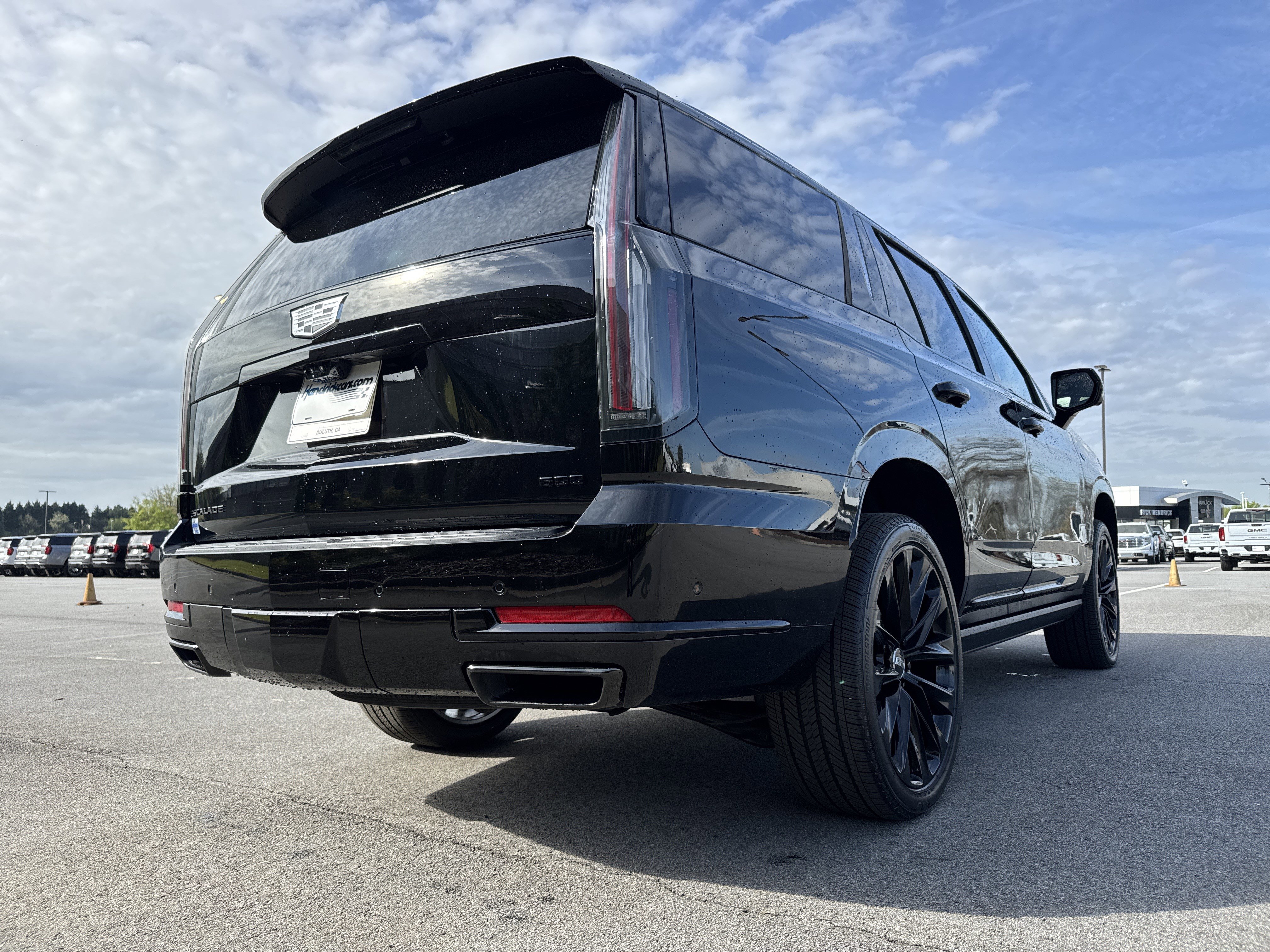 Used 2026 Cadillac Escalade Platinum Sport w/ LPO, ONYX Package image 10