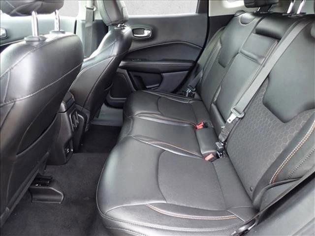 Used 2018 Jeep Compass Latitude w/ Cold Weather Group AWD/4WD image 9