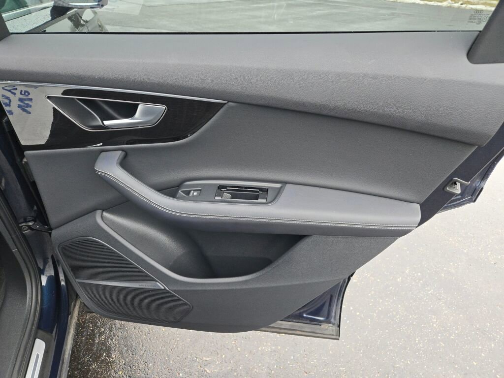 Used 2025 Audi Q7 3.0T Premium Plus image 9