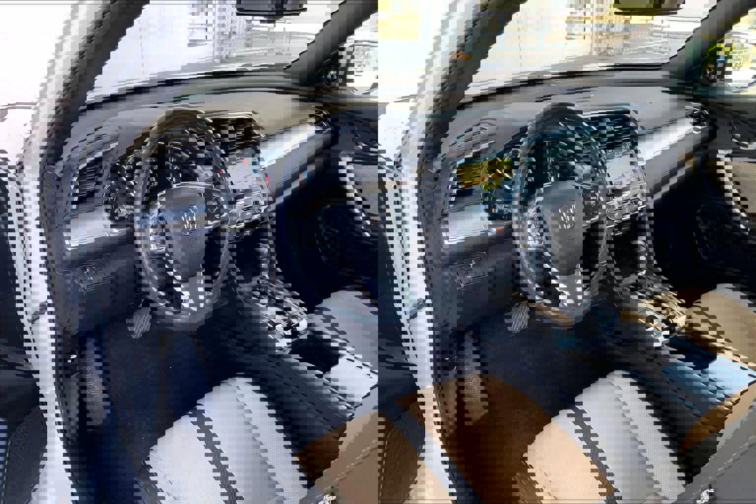 Used 2016 Honda Civic Touring image 18