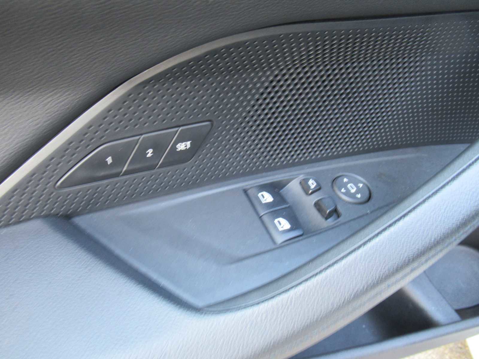 Used 2021 BMW 430i xDrive Coupe w/ Convenience Package image 17