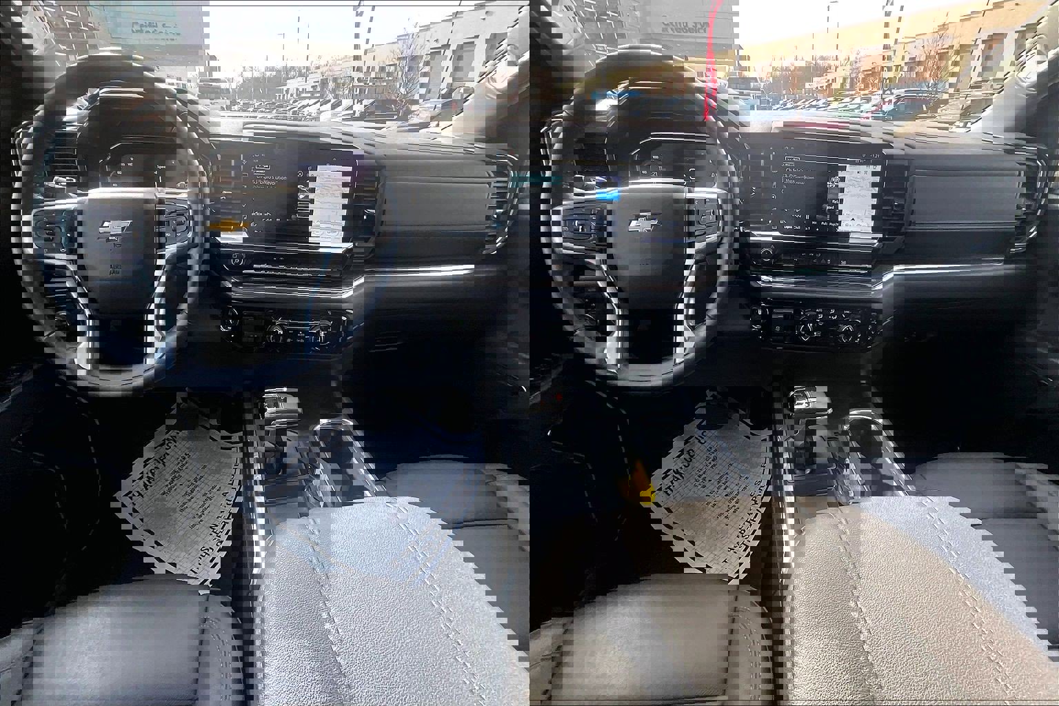 Used 2025 Chevrolet Silverado 1500 LT w/ Leather Package image 16