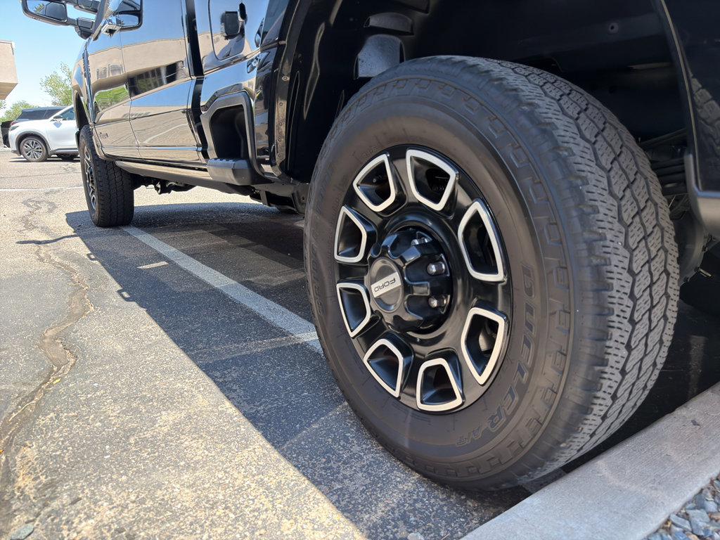 Used 2024 Ford F350 Platinum w/ FX4 Off-Road Package AWD/4WD image 11