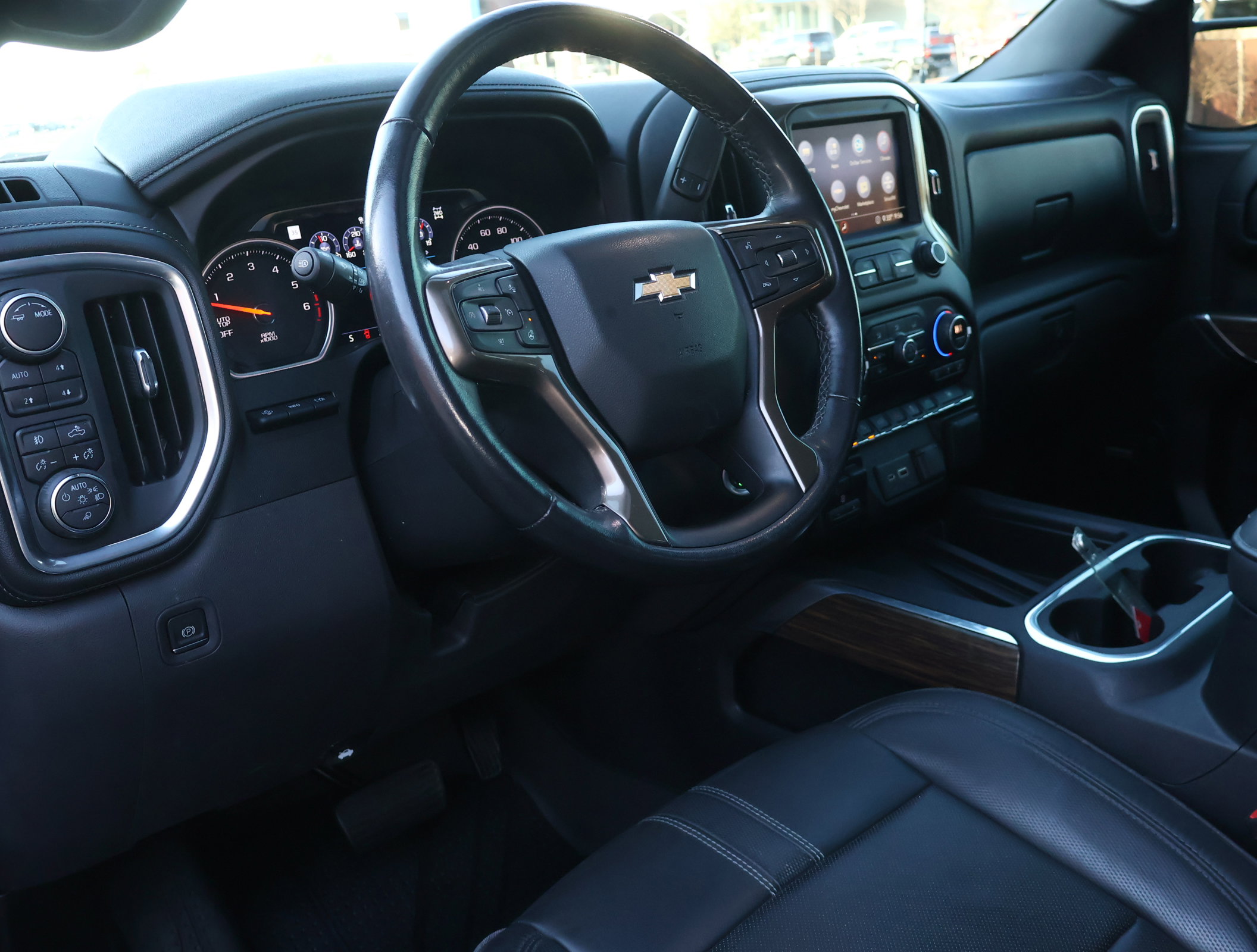 Used 2020 Chevrolet Silverado 1500 High Country w/ Technology Package image 3