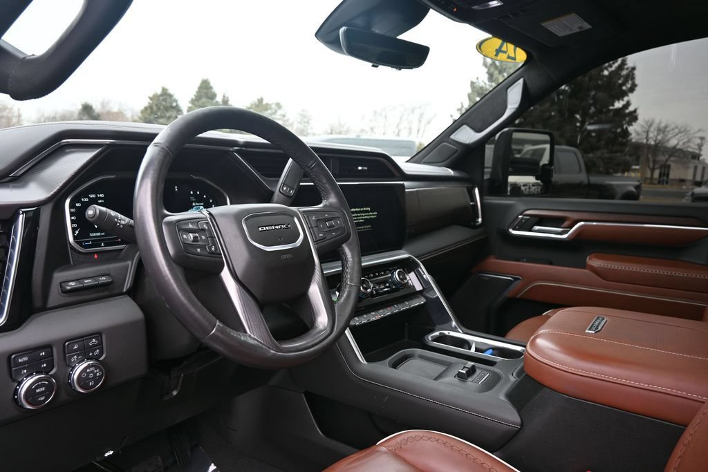 Used 2024 GMC Sierra 3500 Denali Ultimate AWD/4WD image 25