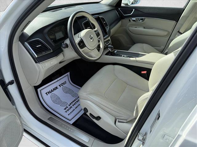 Used 2020 Volvo XC90 T5 Momentum w/ Protection Package Premier image 9