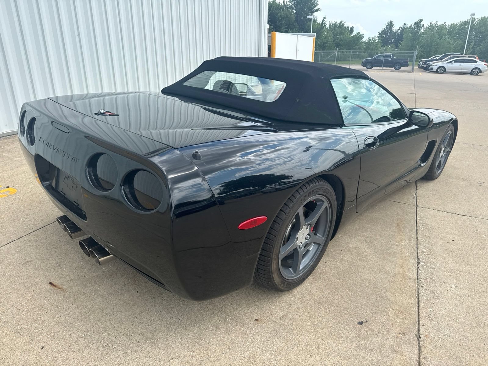 Used 2001 Chevrolet Corvette Convertible w/ Preferred Equipment Group2 RWD image 7