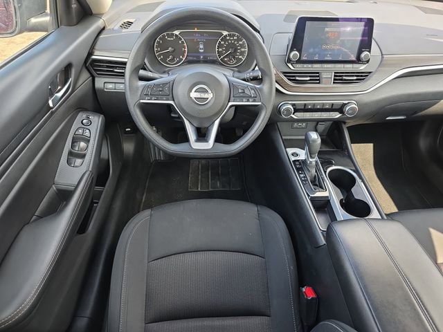 Used 2024 Nissan Altima 2.5 SV image 12