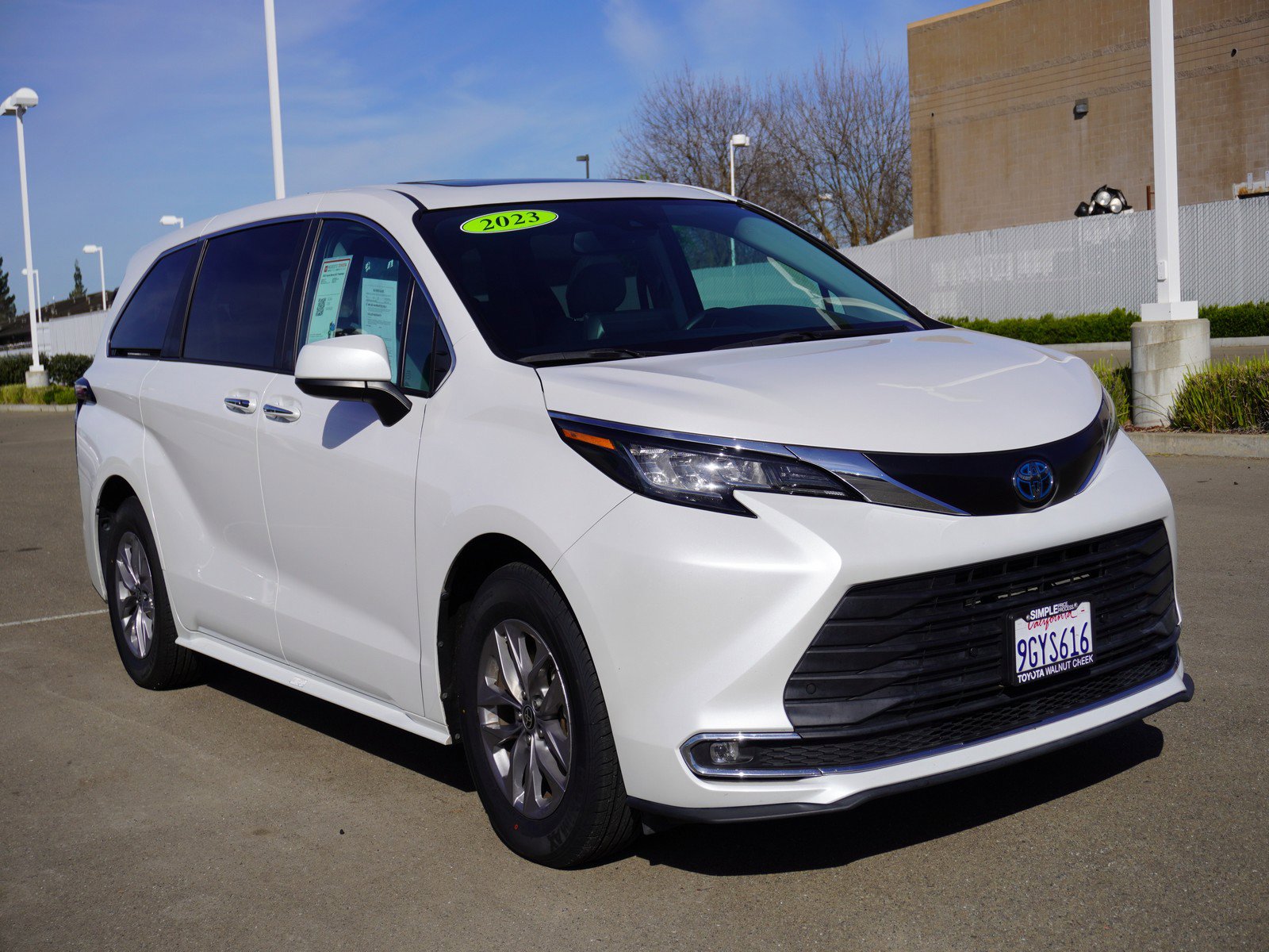 Used 2023 Toyota Sienna XLE