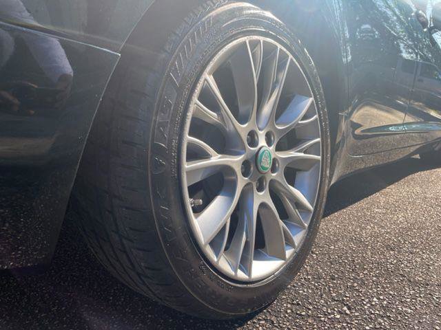 Used 2014 Jaguar XF 3.0 AWD/4WD image 18