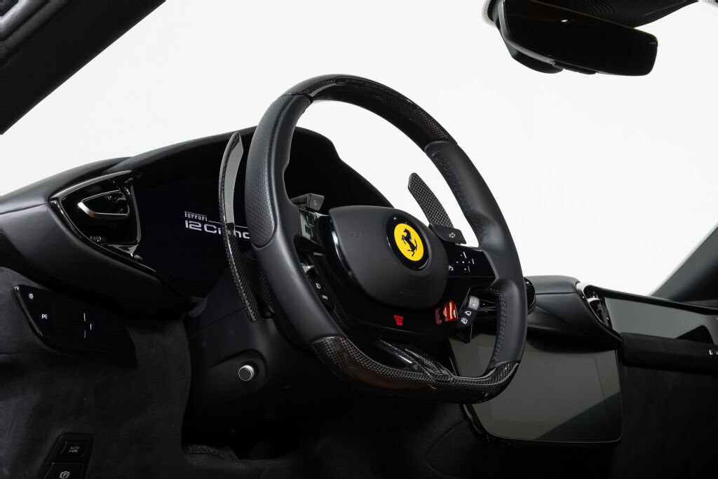 Used 2025 Ferrari 12Cilindri RWD image 32