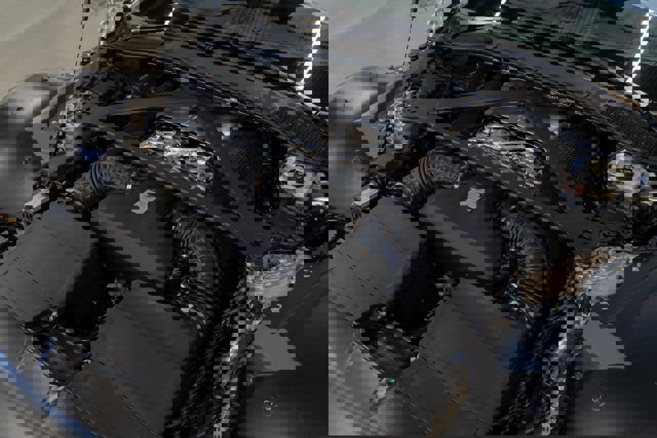 Used 2023 Aston Martin V8 Vantage Coupe image 32