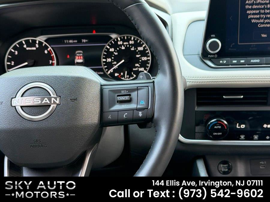 Used 2025 Nissan Rogue SV AWD/4WD image 9