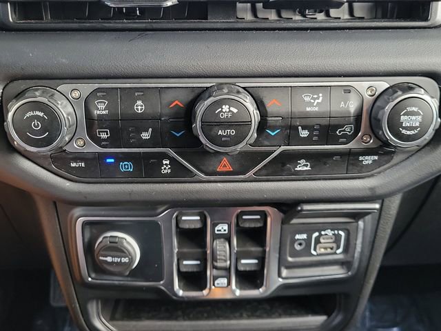 Used 2024 Jeep Wrangler Unlimited Sahara image 9