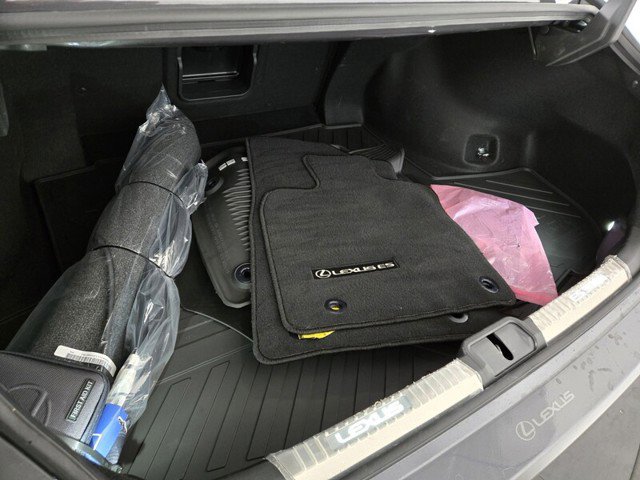 Certified 2025 Lexus ES 300h w/ Premium Package image 20