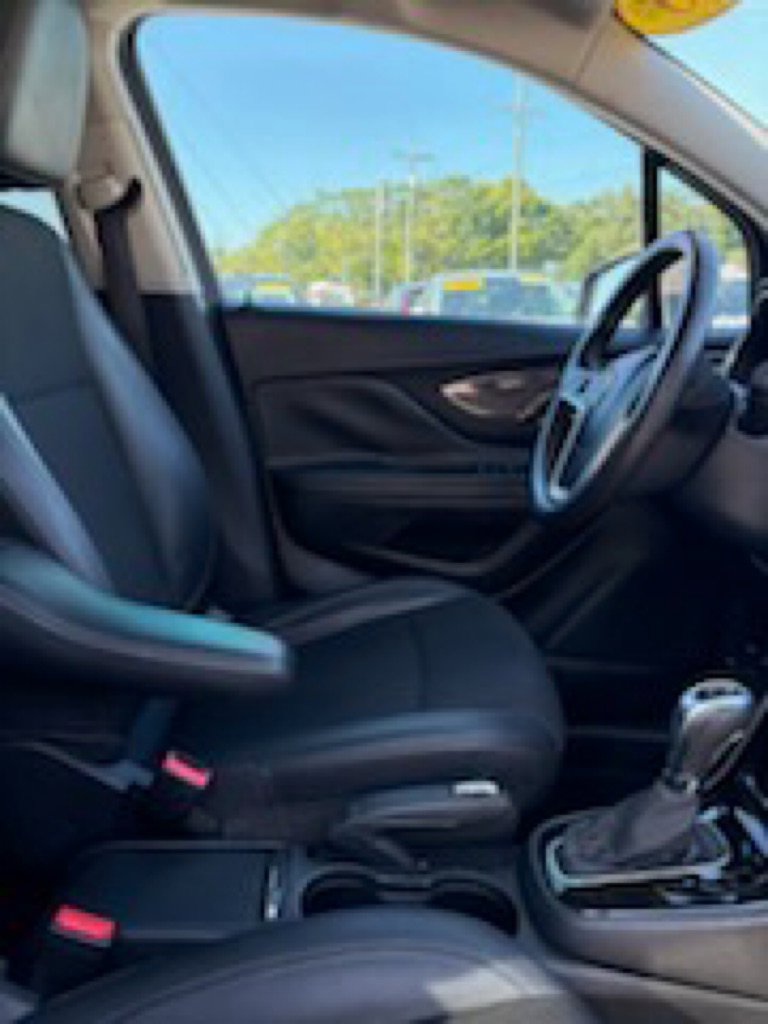 Used 2018 Buick Encore Preferred image 12