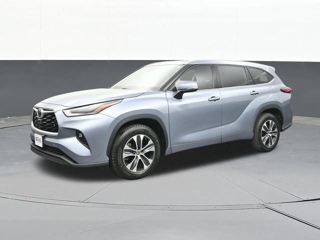 Used 2021 Toyota Highlander XLE FWD image 4