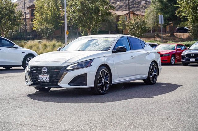 Used 2023 Nissan Altima 2.5 SR w/ SR Premium Package image 4