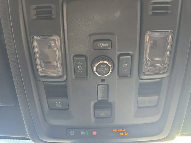 Used 2025 Chevrolet Suburban High Country AWD/4WD image 43